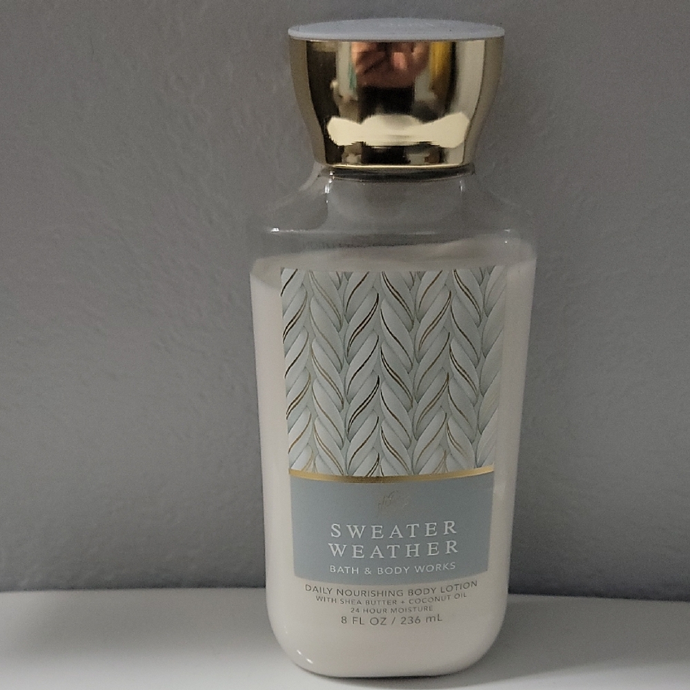 Bath & Body Works Sweater Weather Body Lotion - Gold and Cream